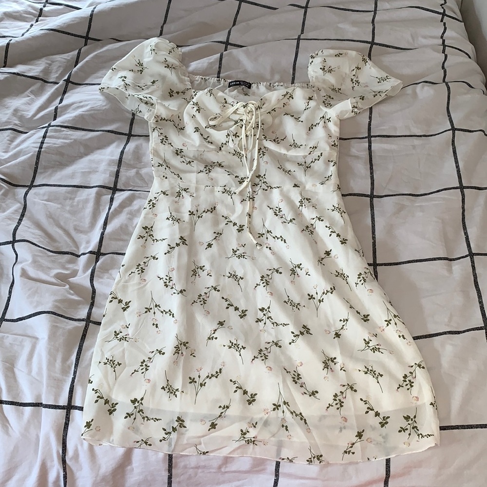 Cottage core cream dress w/ flowers